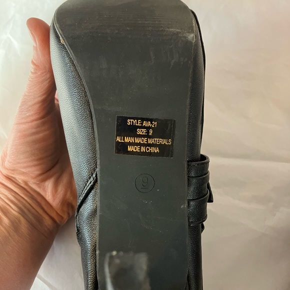 Heels - Picture 2 of 4